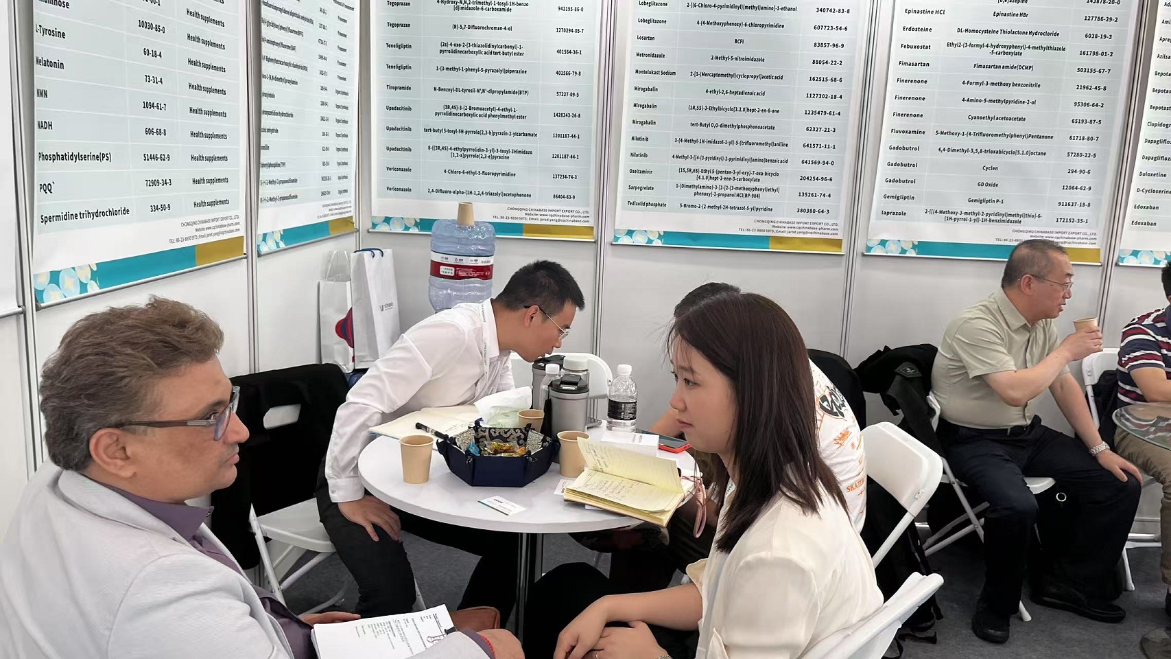 中基仕达重磅亮相CPHI China 2025-客户洽谈